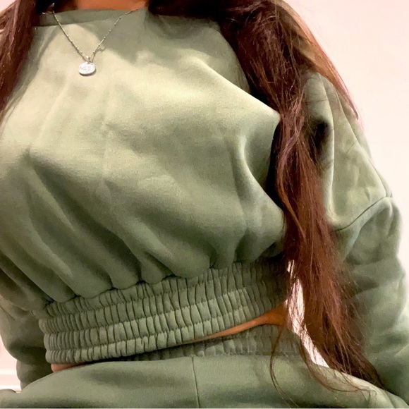 Sage Green 2-Piece Sweat Set 🦋 SHEIN Drop Shoulder Crop Pullover & Sweatpants - Picture 10 of 10
